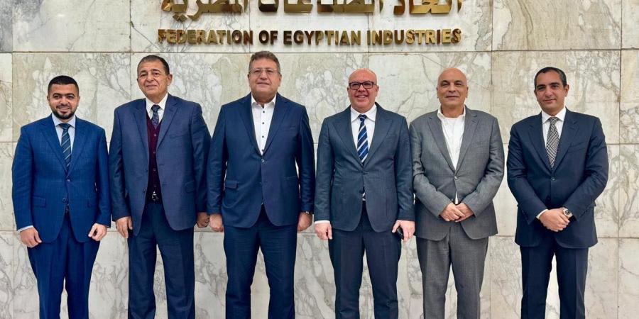 المهندس
      أحمد
      أمين
      مسعود
      بعد
      انتخابه
      عضوًا
      بهيئة
      مكتب
      غرفة
      التطوير
      العقاري:
      «نتطلع
      إلى
      مساهمة
      مختلفة
      في
      الاقتصاد
      الوطني»