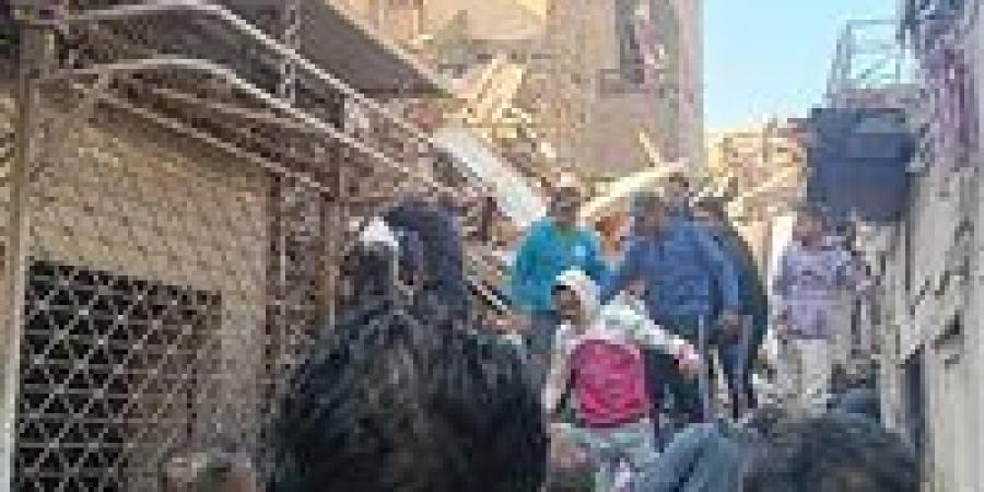 انهيار
      جزئي
      لعقار
      في
      إمبابة
      القديمة..
      جهود
      البحث
      عن
      ناجين
      مستمرة