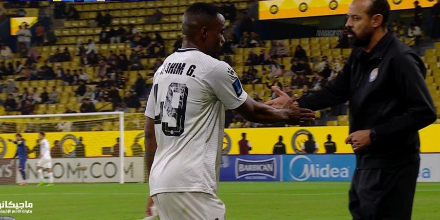 النصر
      يكتسح
      الزوراء
      العراقي
      بخماسية
      مقابل
      هدف
      في
      دوري
      أبطال
      آسيا