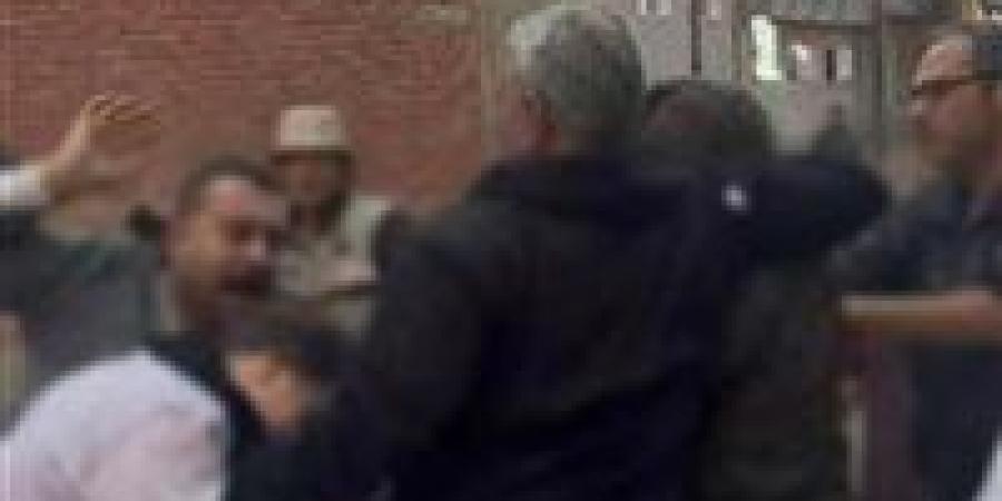 محامي
      طالبة
      طب
      المعتدي
      عليها
      من
      أقارب
      والدتها
      بالشرقية:
      نور
      ملهاش
      علاقة
      بخلافات
      الميراث