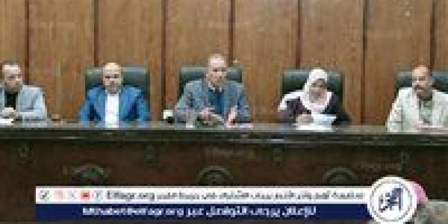 تعليم
      أسيوط
      يناقش
      استعدادات
      امتحانات
      الفصل
      الدراسي
      الأول