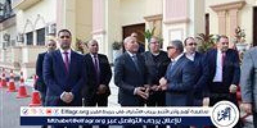 محافظ
      الإسماعيلية
      يستقبل
      وزيرة
      التنمية
      المحلية
      والقائم
      بأعمال
      وزير
      البيئة