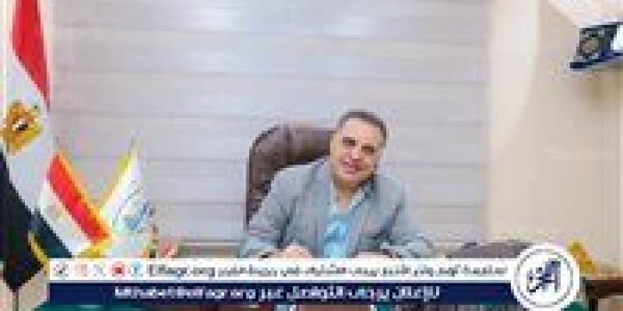 أحمديات:
      حكاية
      عائلة