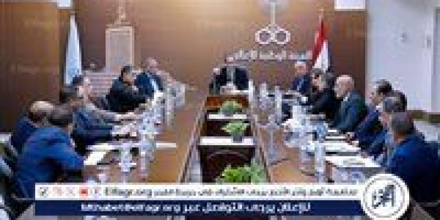 بحضور
      "المسلماني"..
      اجتماع
      المجلس
      الاستشاري
      للوطنية
      للإعلام
      برئاسة
      أشرف
      العربي