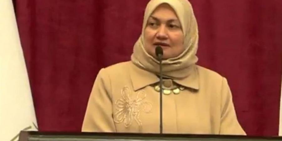 مستشار
      شيخ
      الأزهر
      للوافدين:
      نُخرّج
      أطباء
      يحملون
      ضمير
      الأزهر
      قبل
      شهادة
      الطب