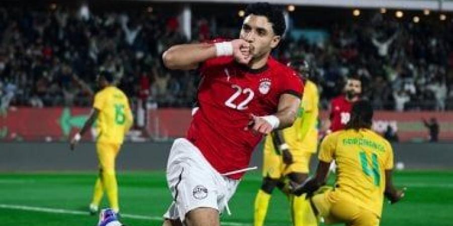 صلاح ومرموش في هجوم منتخب الفراعنة أمام جنوب أفريقيا