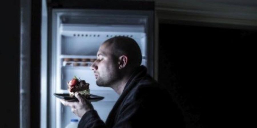 5 نصائح للسيطرة على الرغبة في تناول الطعام بعد الوجبات