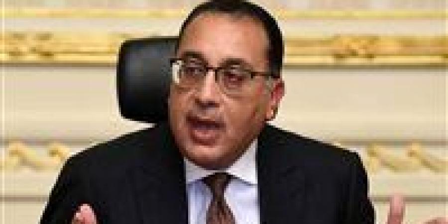 بعد رفع الحد الأدنى للأجور.. الفرق في الزيادة بين الموظف «المخاطب» و«غير المخاطب» بالقانون