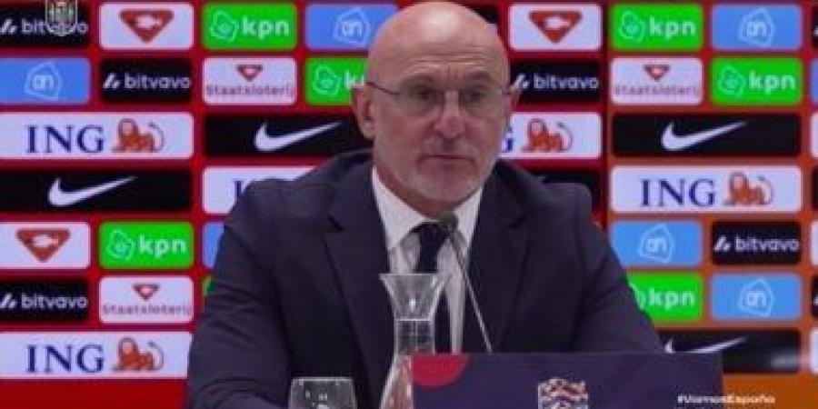 حارس برشلونة يشعل مشادة قوية بين مدرب إسبانيا وصحفي عقب مباراة مصر