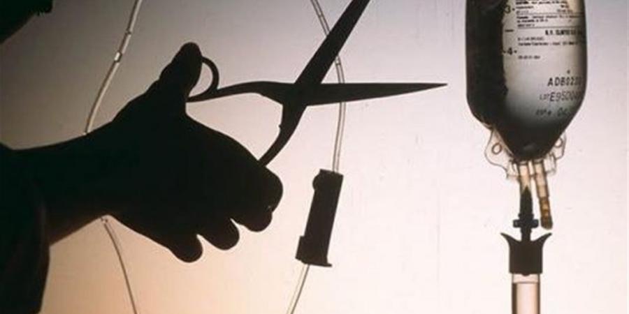 "القتل الرحيم" تصعد حدة التوترات بين إسبانيا وواشنطن