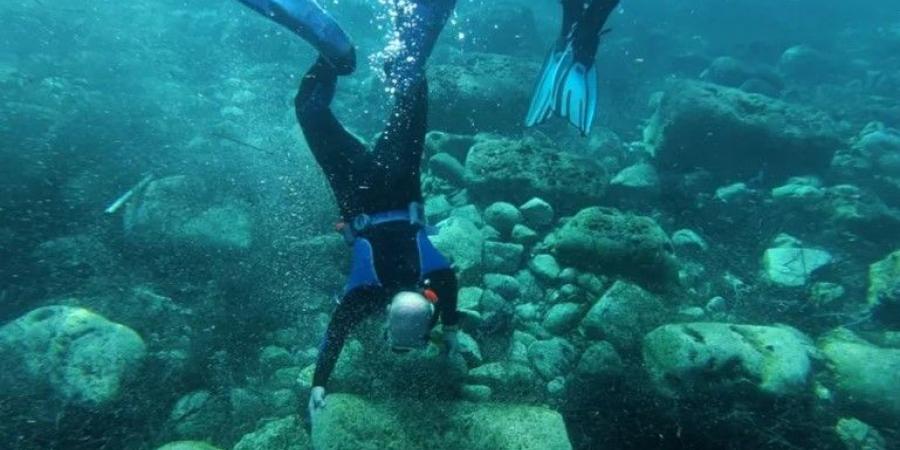 علماء آثار تحت الماء يكتشفون مقبرة سفن بميناء بطليموس القديم.. اعرف مكانها