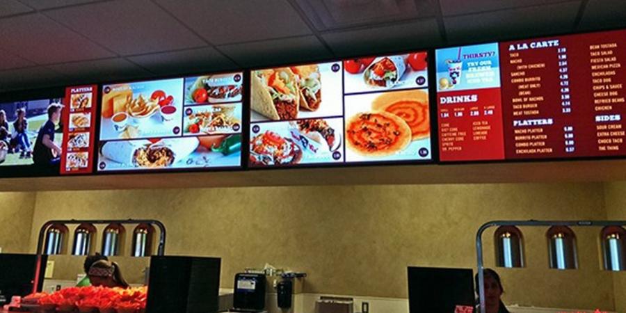 قبل الغلق.. إقبال على مطاعم الوجبات السريعة في وسط البلد (فيديو)