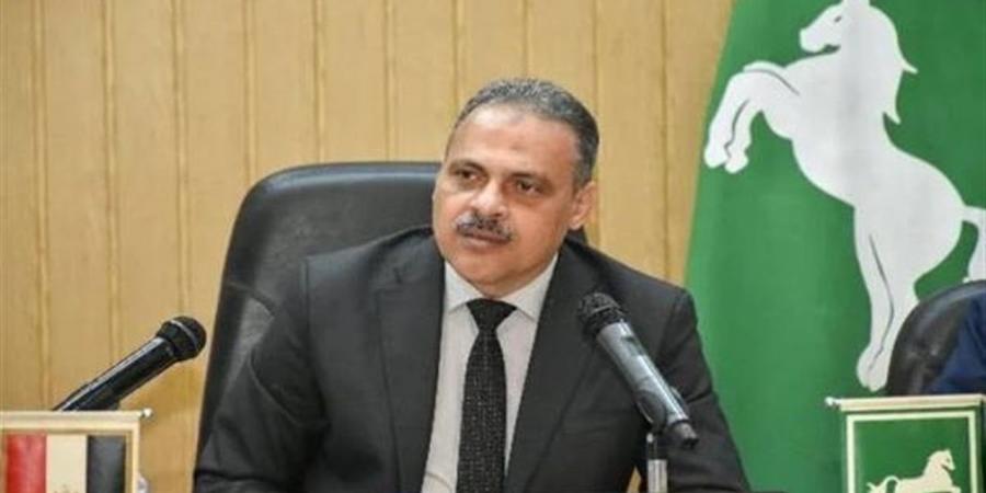 بعد هطول الأمطار.. محافظ الشرقية يقود حملة "كسح المياه" من الميادين والأنفاق