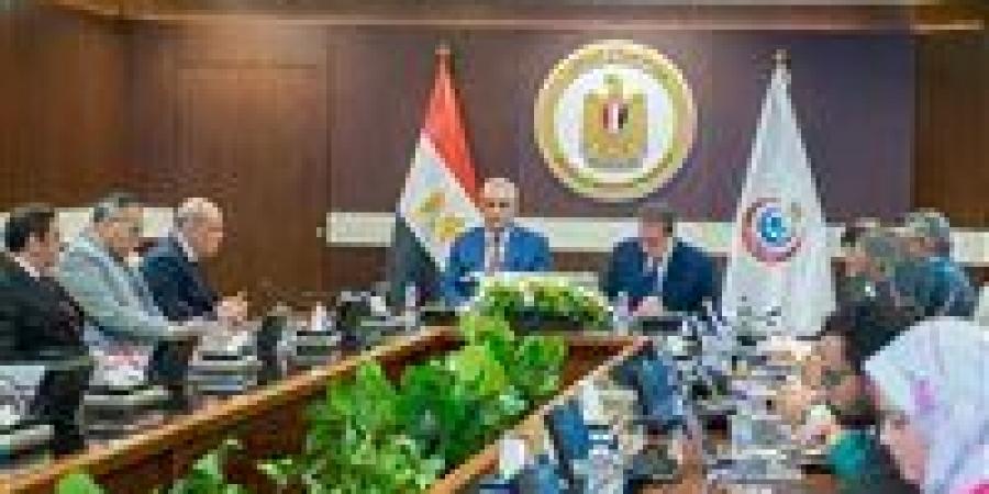 وزيرا الصحة والإنتاج الحربي يبحثان سبل التعاون المشترك لسرعة انجاز المشروعات القومية الصحية