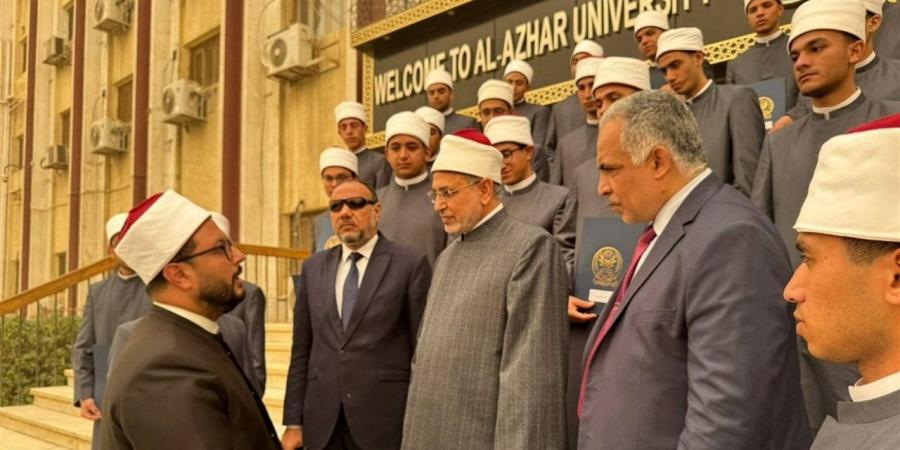 رئيس جامعة الأزهر يستقبل وفد برنامج التعايش مع طلاب أكاديمية الشرطة والجامعات المصرية