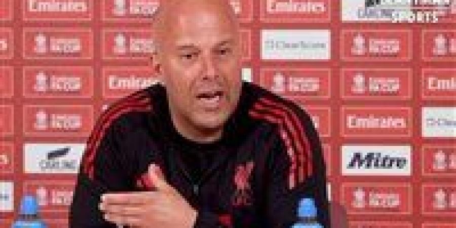 آرني سلوت مدرب ليفربول: إرث محمد صلاح يتحدث عنه