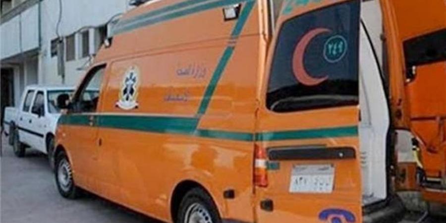 4 مصابين في تصادم ميكروباص بتوك توك بجوار كمين مصنع سكر دشنا بقنا