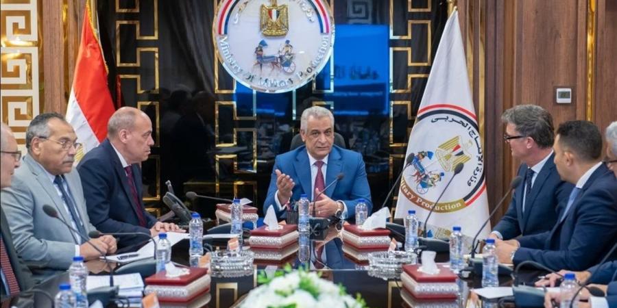 وزير الإنتاج الحربي يبحث مع "يونغ-هانز" فرص التعاون في الصناعات الدفاعية