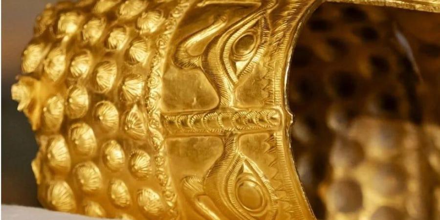 بعد عام من "سطو المتفجرات".. استعادة الخوذة الرومانية الذهبية فى هولندا