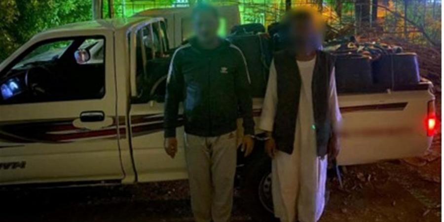 ضبط شخص جمع نصف طن مواد بترولية في مخزن بأسوان
