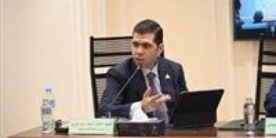 عبد المعبود ينتقد قانون الإدارة المحلية: الحكومة "فاقت بعد 10 سنين" ومخالف للمادة 180 من الدستور