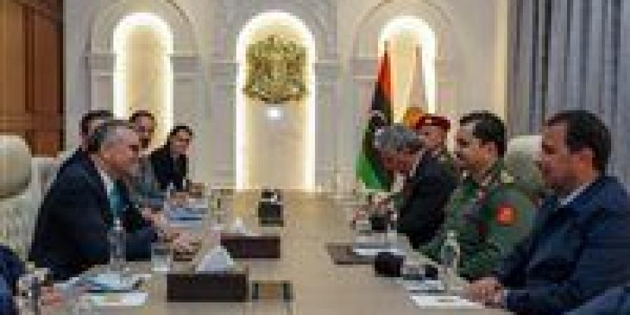صفقة تقاسم النفوذ في ليبيا.. خفايا المبادرة الأميركية لدمج الحكومتين وتجاوز الانتخابات