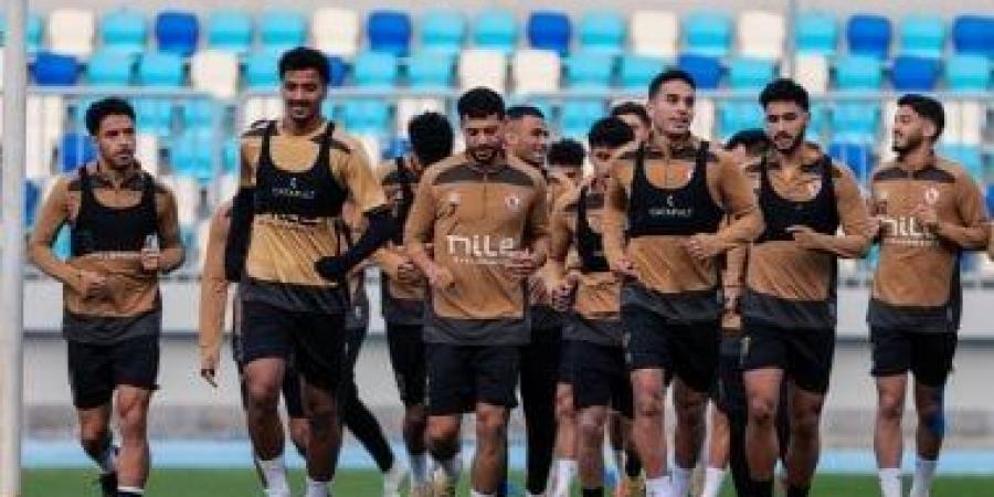 كواليس أول مران للزمالك في الجزائر استعدادًا لشباب بلوزداد