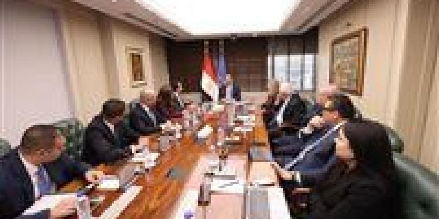 وزير الاتصالات: تدريب 100 ألف على تقنيات الذكاء الاصطناعى قريباً