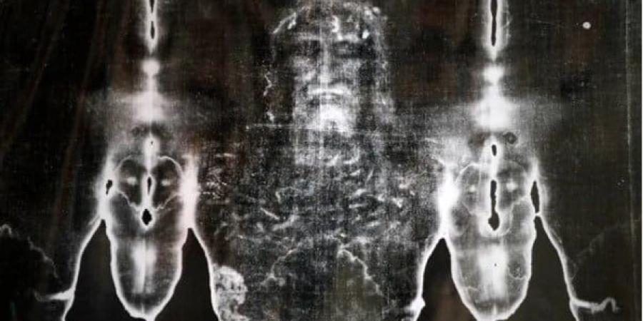 لغز كفن المسيح.. كيف وصل الحمض النووي للجزر والمرجان إلى قماش الدفن؟