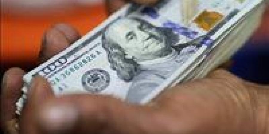أسعار الدولار تواصل التراجع في مصر اليوم الخميس.. تحديث مباشر
