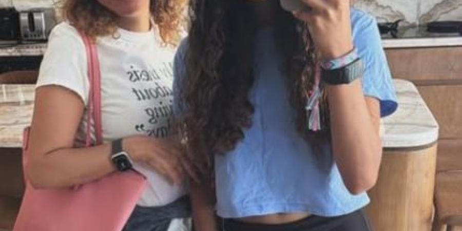 علا رشدي تنشر صورة جديدة بصحبة ابنتها