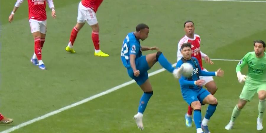 آرسنال ضد بورنموث.. بورنموث يسجل الهدف الأول أمام آرسنال بعد مرور 30 دقيقة في الدوري الإنجليزي