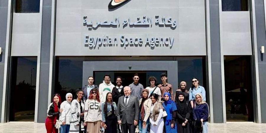وفد روسي يزور وكالة الفضاء المصرية