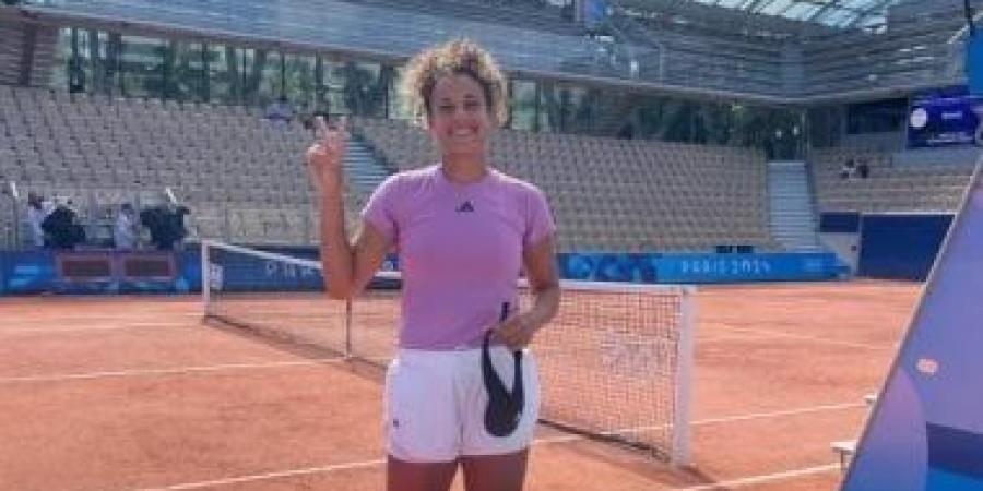 ميار شريف تستهل مشوارها فى بطولة فيلا دى مدريد بمواجهة الهولندية أرانتسكا روس