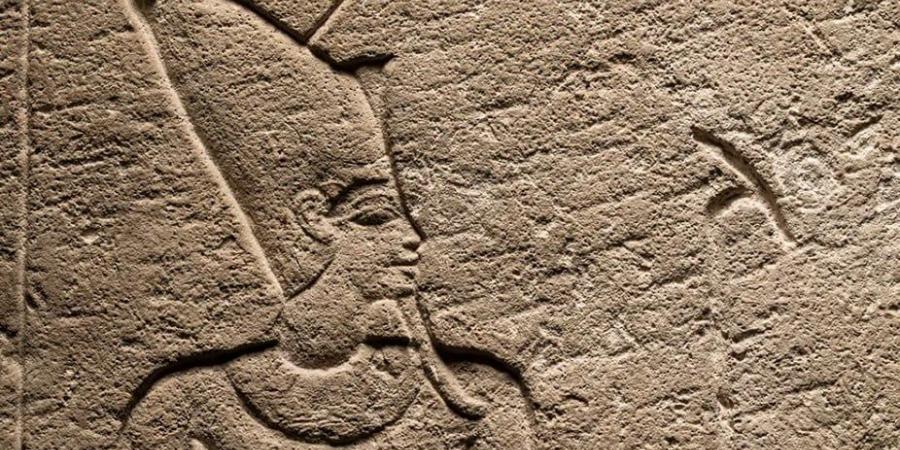 مسلة تحتمس وتمثال نصفي لمعبودة مصرية بمعرض بأمريكا.. الثمن مليونى دولار