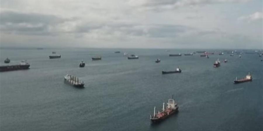 مناورة تكتيكية.. طهران تلوح بتجميد الشحنات لتأمين المفاوضات