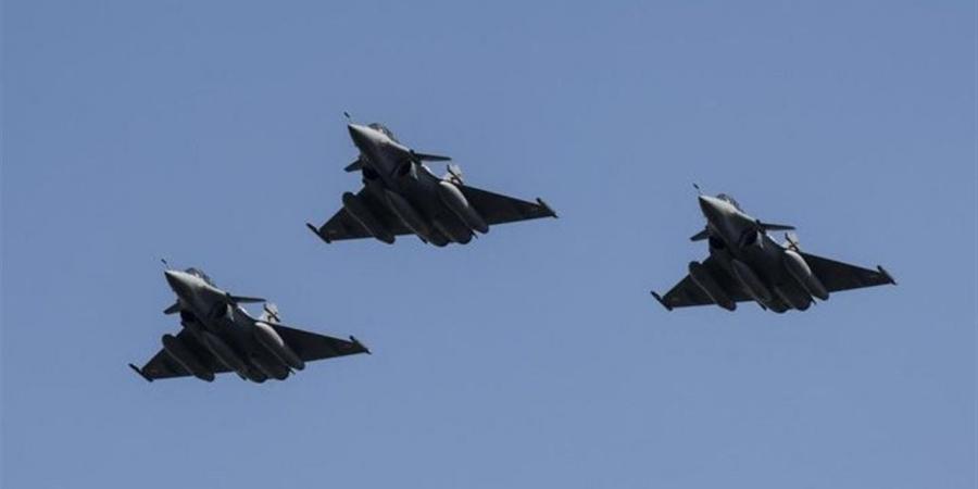 عاجل.. الاحتلال الإسرائيلي يشن سلسلة غارات على جنوب لبنان