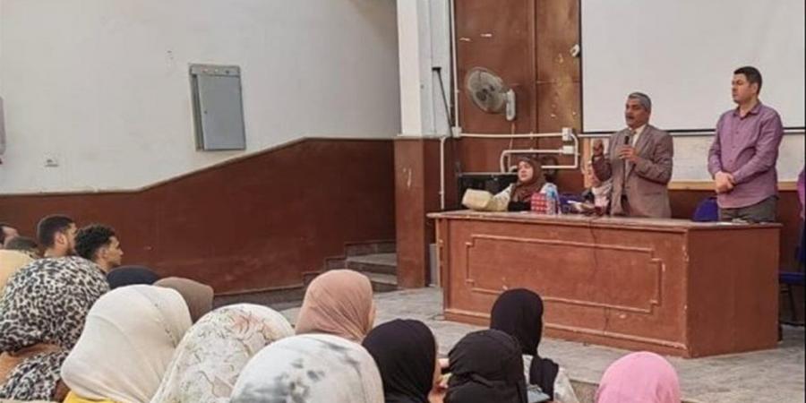 "خدمة اجتماعية" بجامعة بني سويف تنظم ندوة حول فرص العمل بعد التخرج