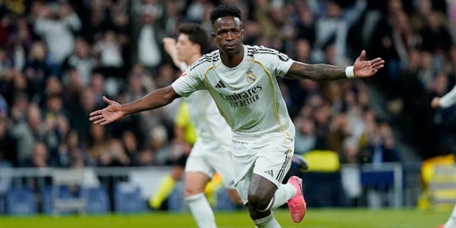 مشادة كلامية بين فينيسيوس وبيلينجهام في مباراة ريال مدريد وبايرن ميونخ