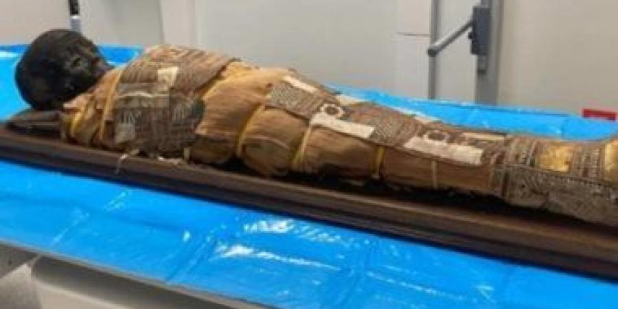 لغز أثرى على صدر طفل مصرى قديم.. التكنولوجيا تكشف سراً مخبأ منذ 2000 عام