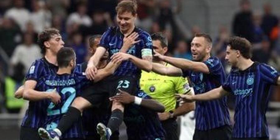 إنتر ميلان يكتسح كالياري بثلاثية ويقترب خطوة من الدوري الإيطالي.. فيديو