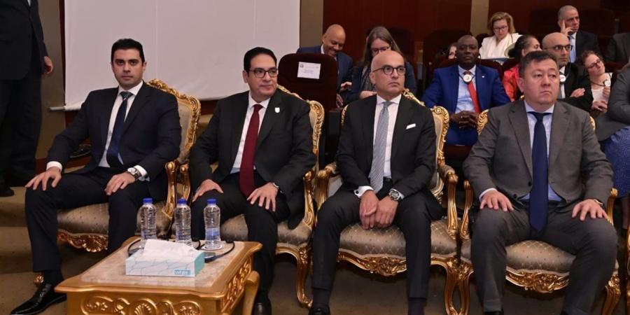 رئيس جامعة القاهرة يشارك في اجتماع مكاتب حفظ وبناء السلام التابعة للأمم المتحدة