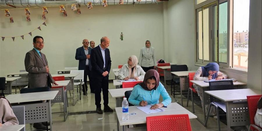 رئيس جامعة بني سويف الأهلية يُتابع انتظام امتحانات الفصل الدراسي الثاني