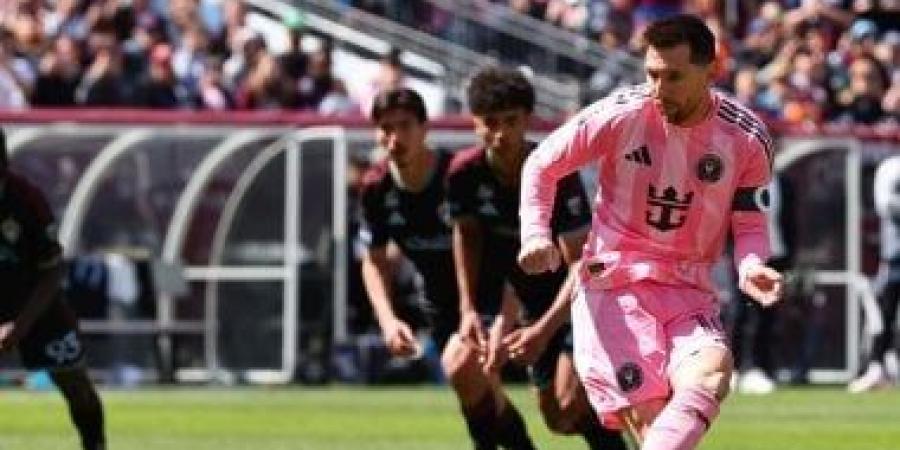 ميسي يقود إنتر ميامي لفوز مثير على كولورادو 3-2 في الدوري الأمريكي