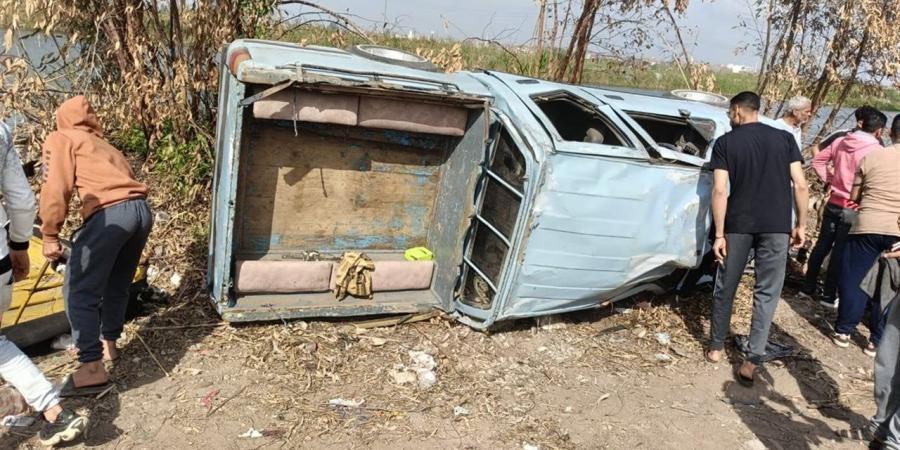 إصابة 7 أشخاص إثر انقلاب سيارة بطريق كوم حمادة في البحيرة