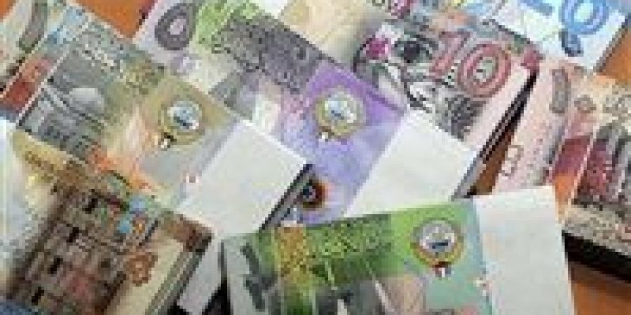 تباين سعر الدينار الكويتي اليوم مقابل الجنيه المصري بالبنوك بنهاية التعاملات