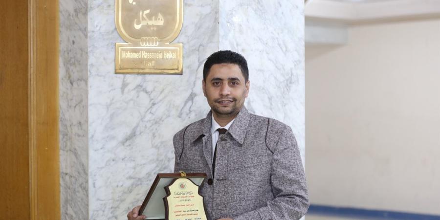 "الصحفيين" تكرم الزميل عماد سليمان مدير تحرير الدستور لحصوله على درجة الماجستير