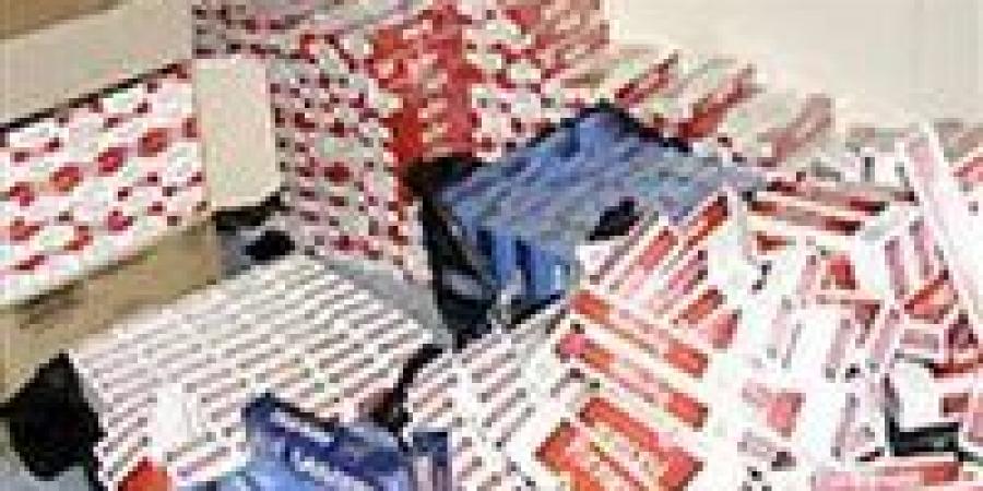 السوق السوداء تحت الحصار.. ضبط 12 ألف علبة سجائر مهربة بمطروح
