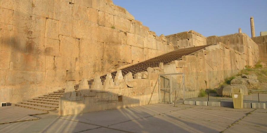 الحرب تهدد التراث.. 5 مناطق إيرانية مسجلة باليونسكو