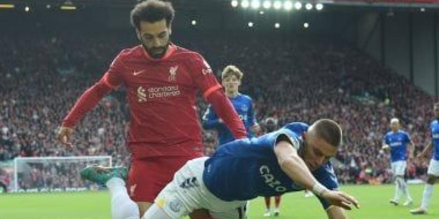 جائزة عالمية تزين تاريخ مواجهات محمد صلاح ضد إيفرتون.. فيديو